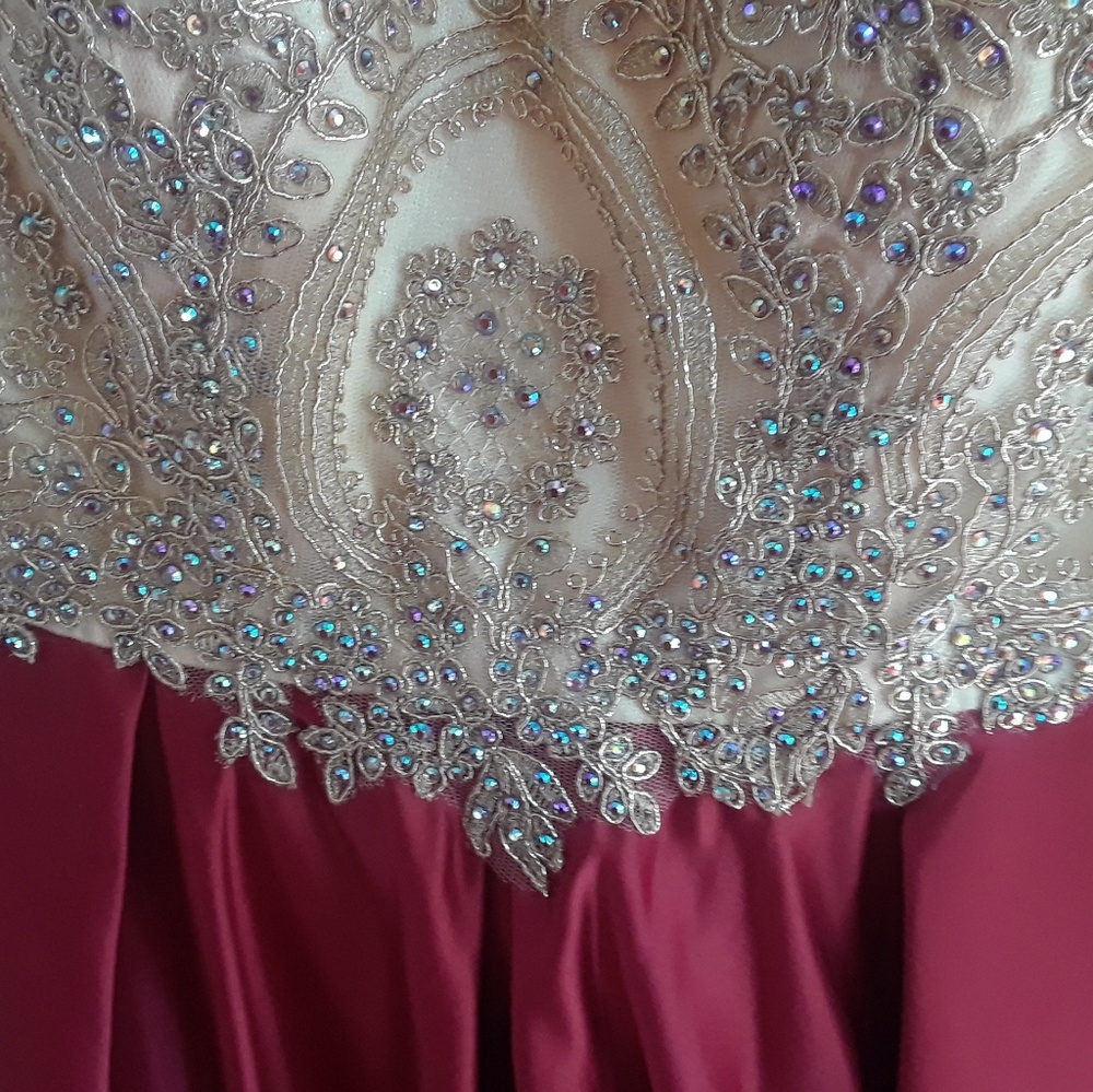 Prom dress - Picture 2 of 6